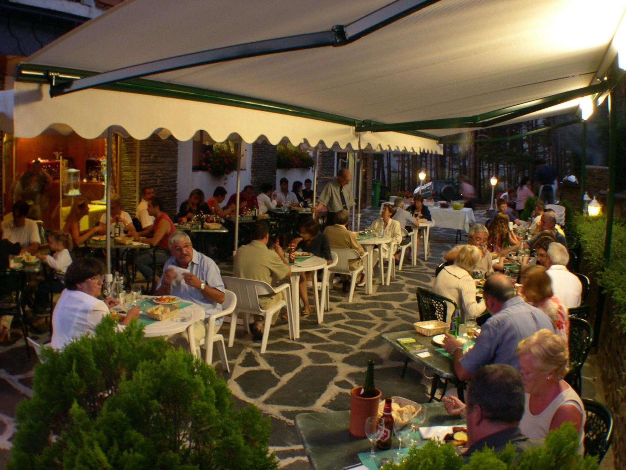 Coma Bella Hotel ซานต์จูเลีย เด โลเรีย ร้านอาหาร รูปภาพ